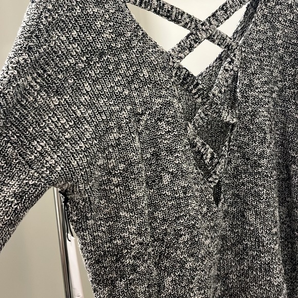 NWT Dex grey criss cross back sweater - Picture 3 of 4